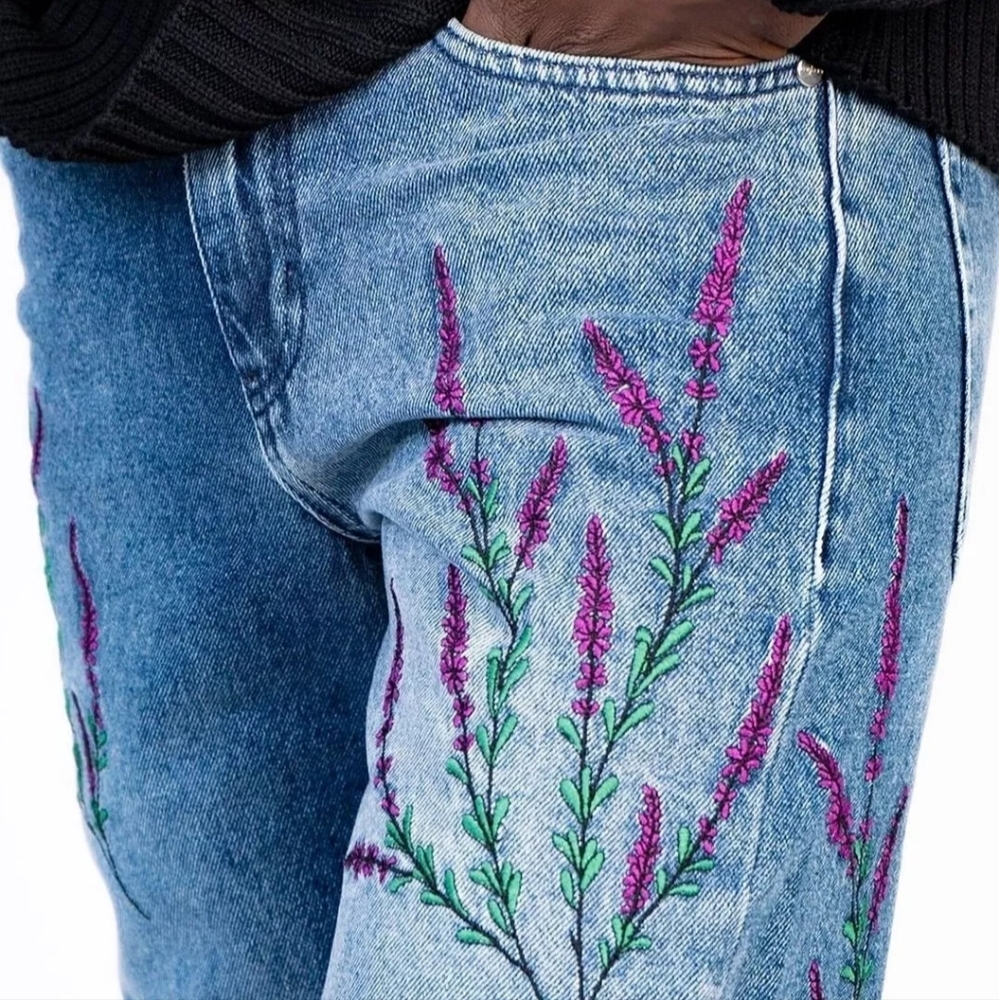 Mechali Lavander Embroidered Jeans XL Unisex NWOT